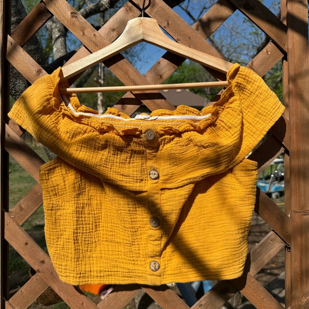 Final sale! Chocolate Yellow Ruffle Button-Front Crop Top